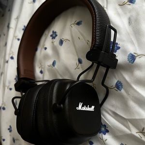 Brown Bluetooth Marshall Headphones